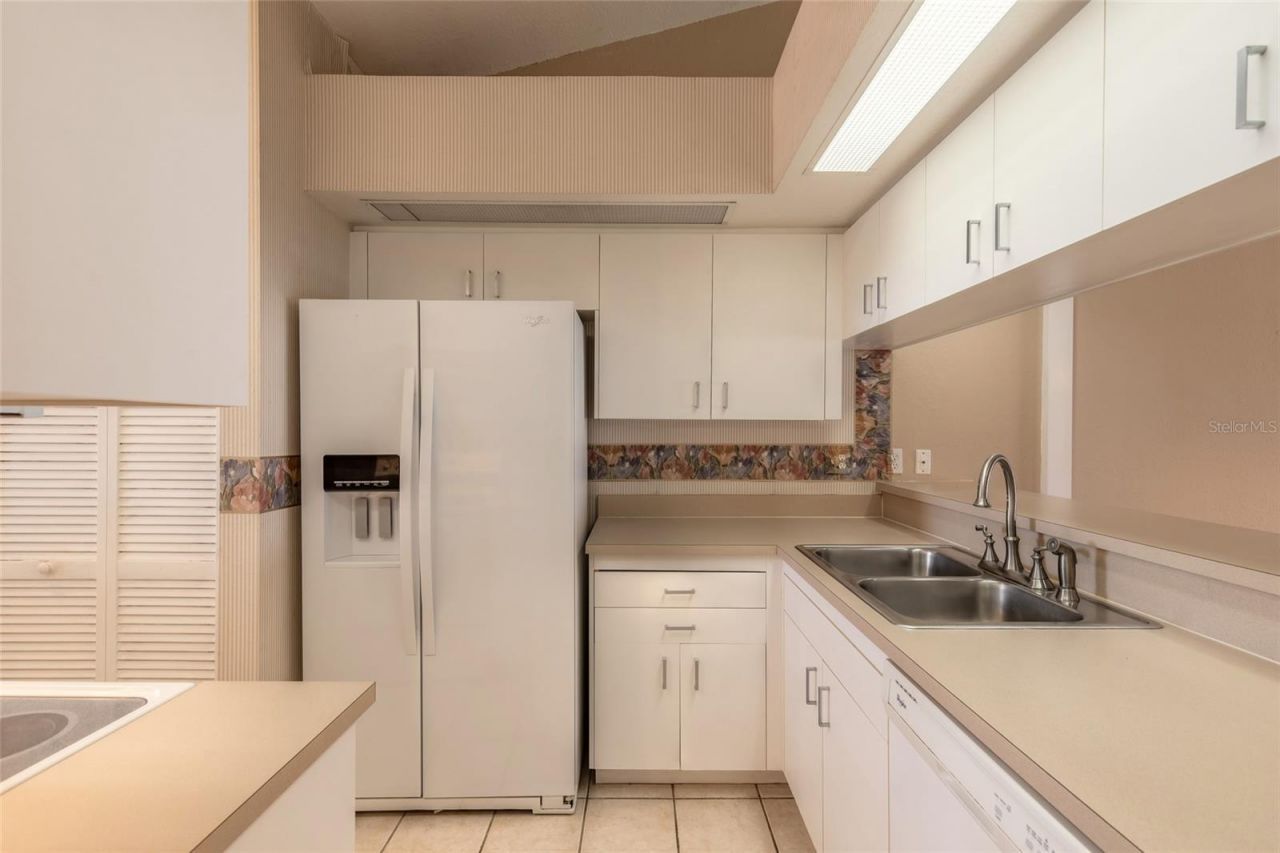 407 Bouchelle Drive, Unit 303, New Smyrna Beach, FL 32169 Photo