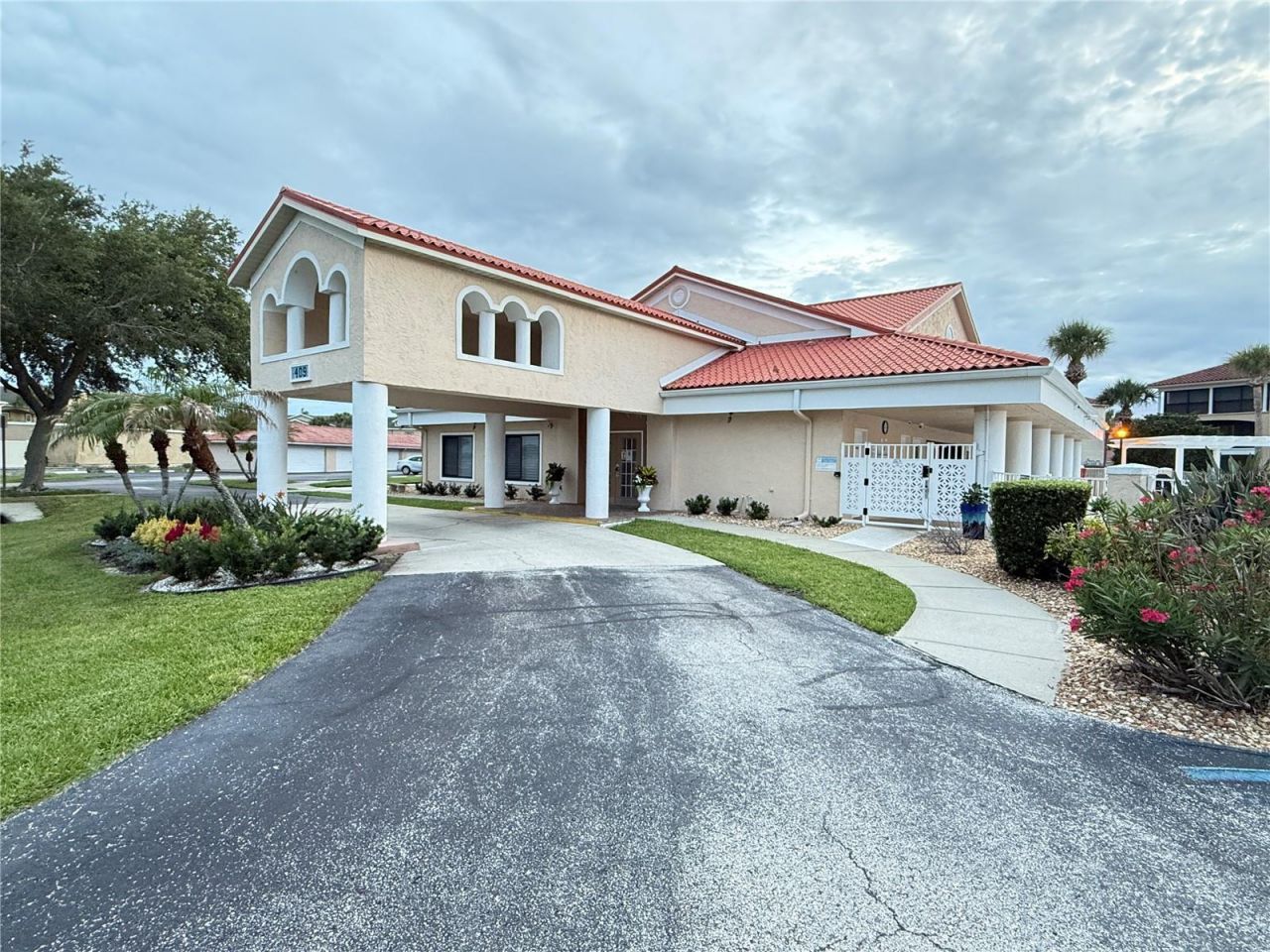 407 Bouchelle Drive, Unit 303, New Smyrna Beach, FL 32169 Photo