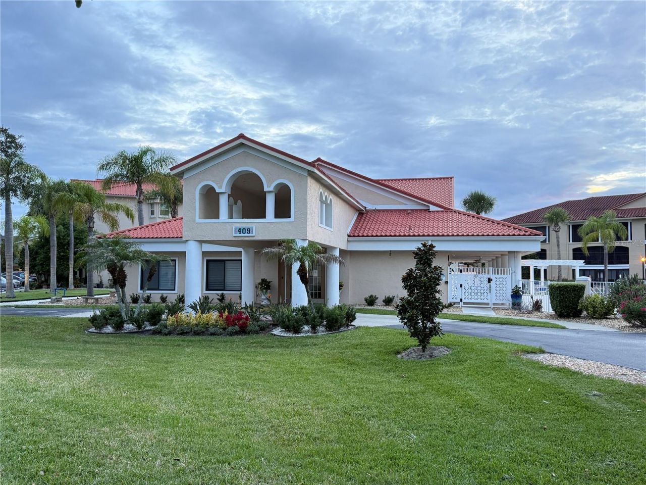 407 Bouchelle Drive, Unit 303, New Smyrna Beach, FL 32169 Photo
