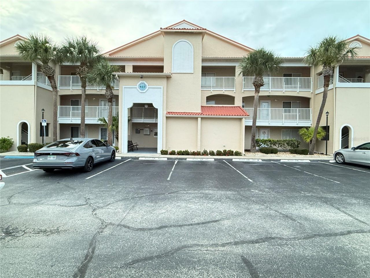 407 Bouchelle Drive, Unit 303, New Smyrna Beach, FL 32169 Photo