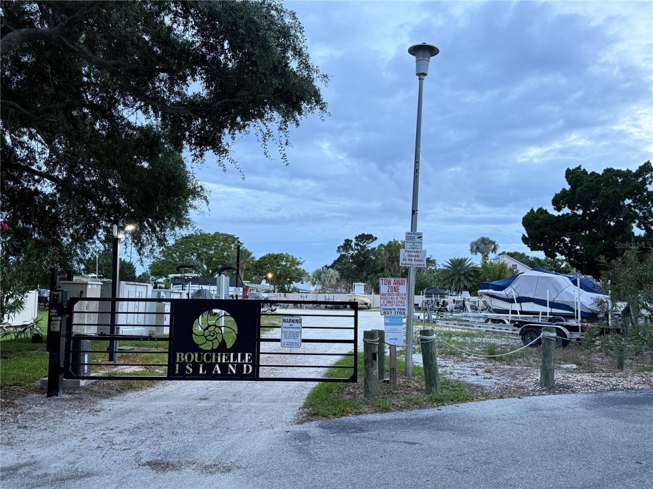 407 Bouchelle Drive, Unit 303, New Smyrna Beach, FL 32169 Photo