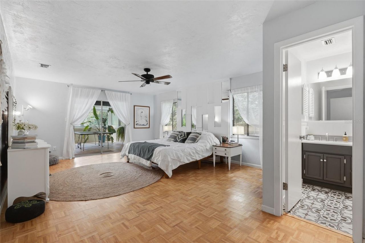 2267 SW 43rd Place, Gainesville, FL 32608 Photo