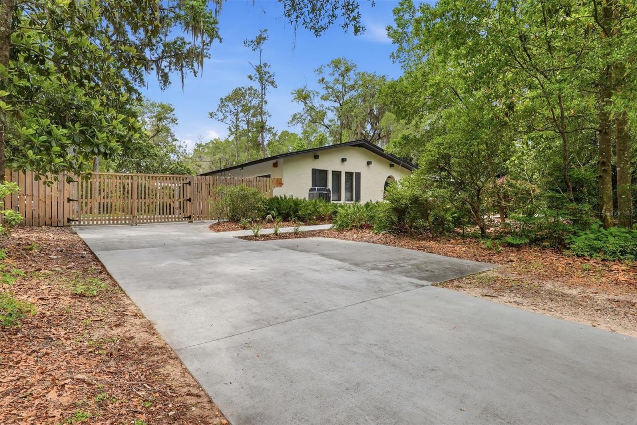 2267 SW 43rd Place, Gainesville, FL 32608 Photo