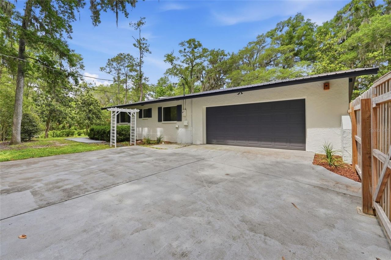 2267 SW 43rd Place, Gainesville, FL 32608 Photo