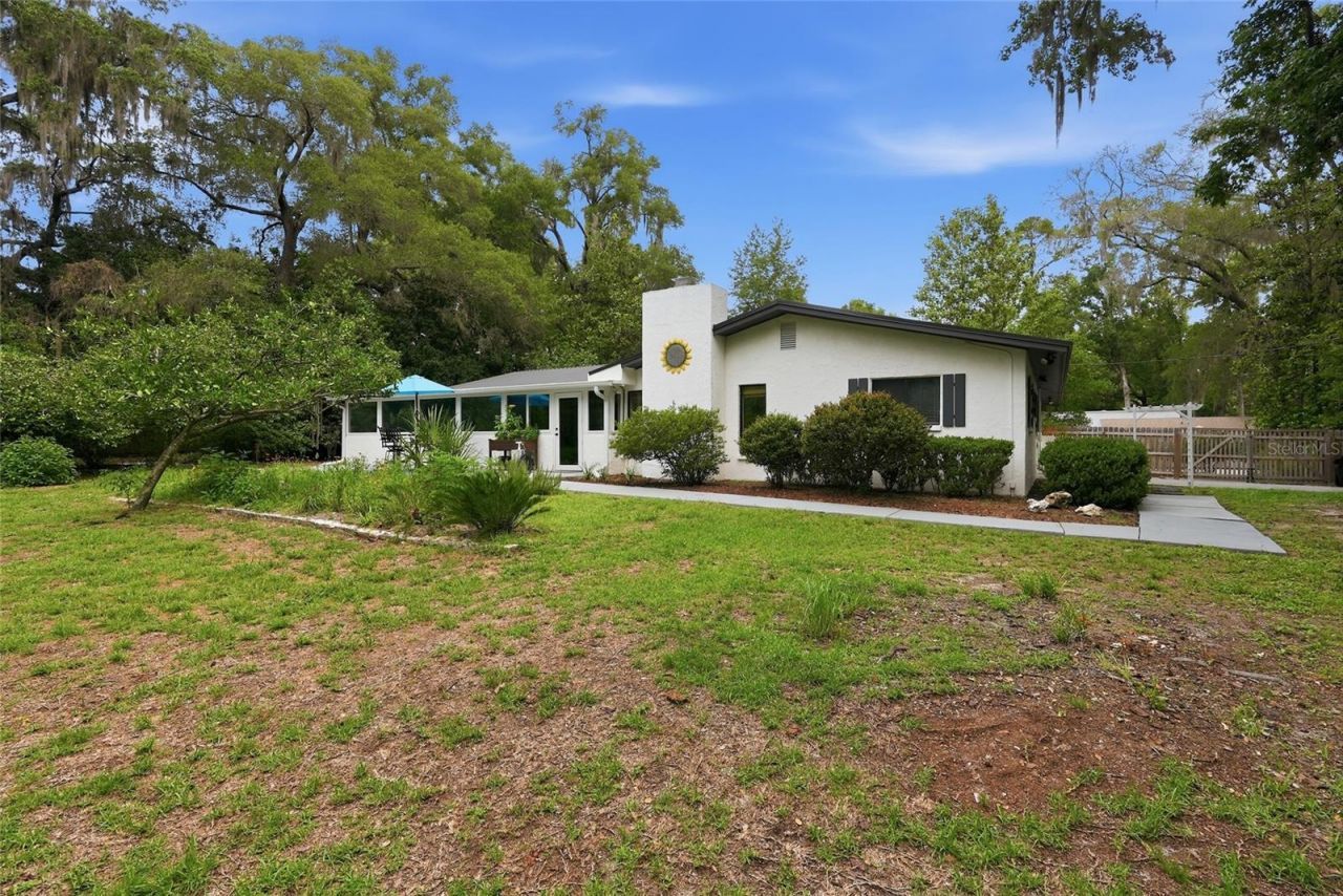 2267 SW 43rd Place, Gainesville, FL 32608 Photo