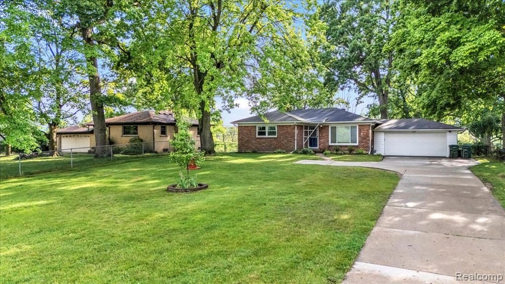 3972 Joslyn Road, Orion Township, MI 48359 Main Photo