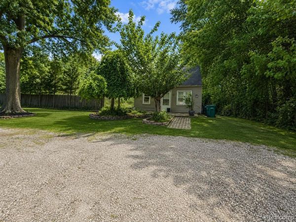 6851 Merriman Road , Romulus, MI 48174