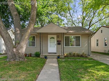 1797 E Marshall Street, Ferndale, MI 48220