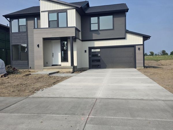 15270 Nottingham Fields Parkway, Lansing, MI 48906