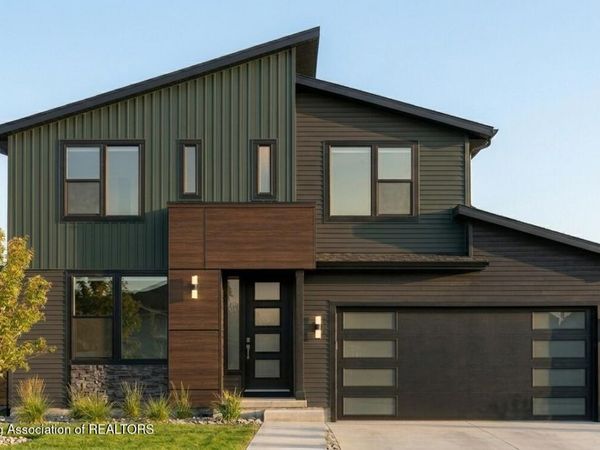 15270 Nottingham Fields Parkway, Lansing, MI 48906