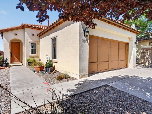 952 Waterfall Drive NE, Rio Rancho, NM 87144