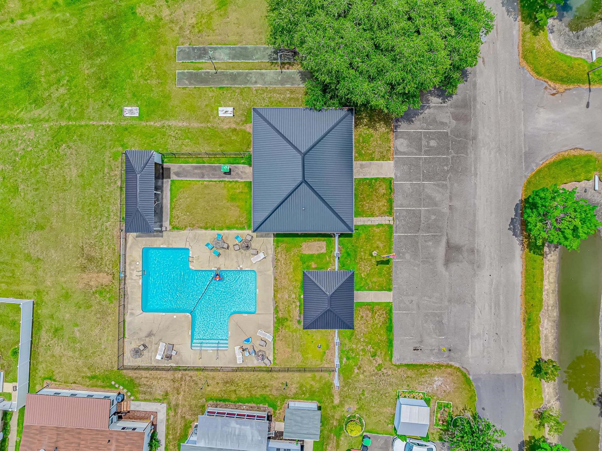 146 Queens Rd.  Photo 6