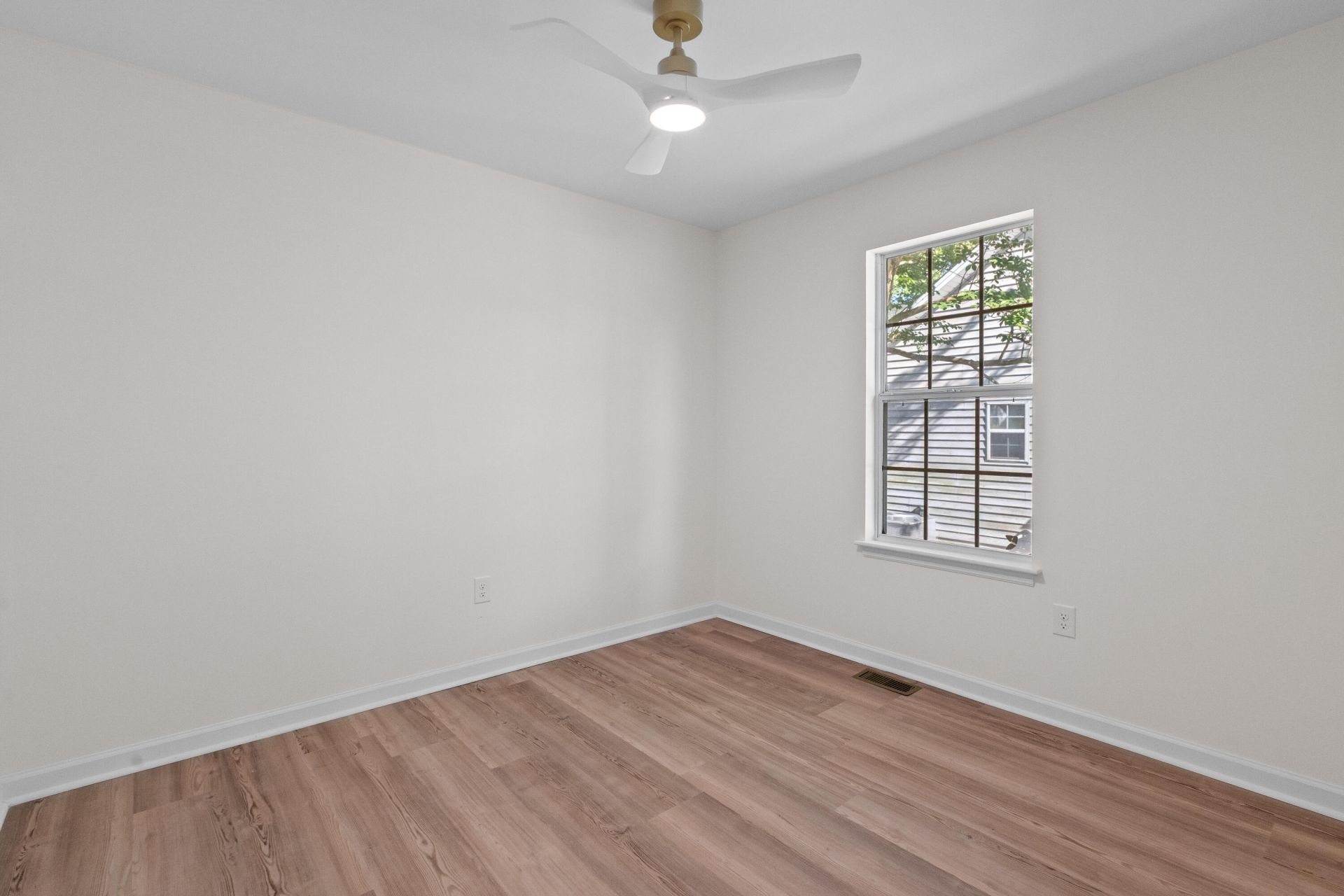 497 Cessna Avenue Photo 44