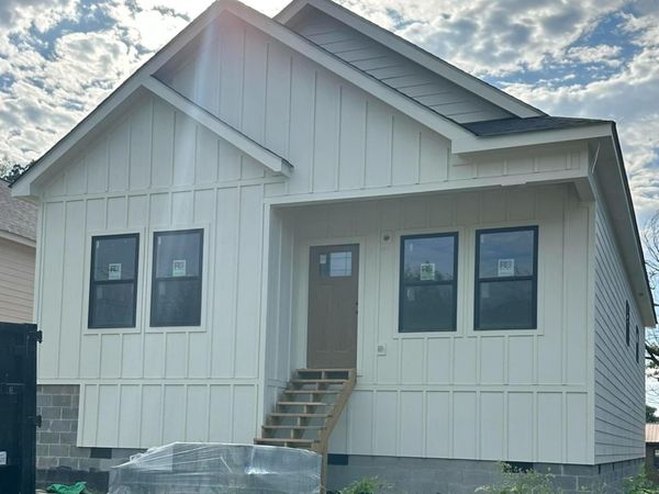 909 N Chamberlain Avenue, Chattanooga, TN 37406