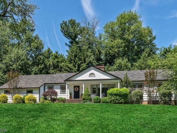611 Wishing Well Rd, Wyckoff, NJ 07481