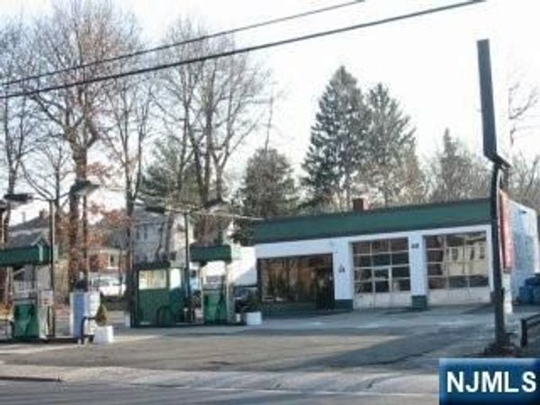 441 BROAD Avenue, LEONIA, NJ 07605