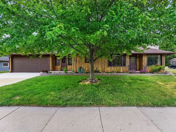 1116 E Racine Ave, Waukesha, WI 53186