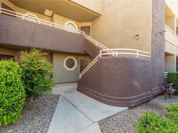 5072 RAINBOW Boulevard , Unit 205, Las Vegas, NV 89118