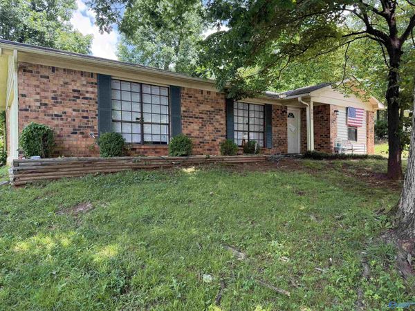 3910 Fair Oak Lane, Huntsville, AL 35805
