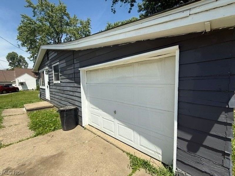 2646 Harmont Avenue NE, Canton, OH 44705 Photo 3