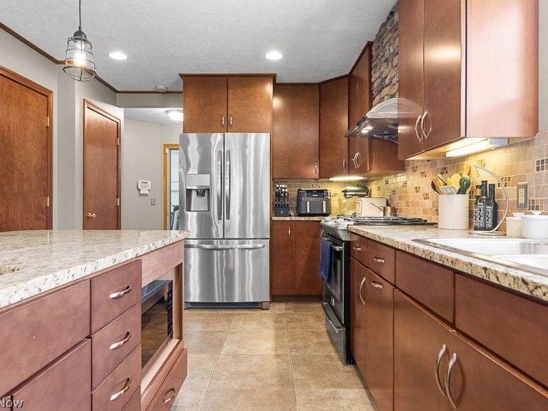 1021 Ledgestone Drive , Wadsworth, OH 44281 Photo 11