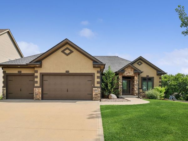 16636 Tanglewood Drive , Clive, IA 50325