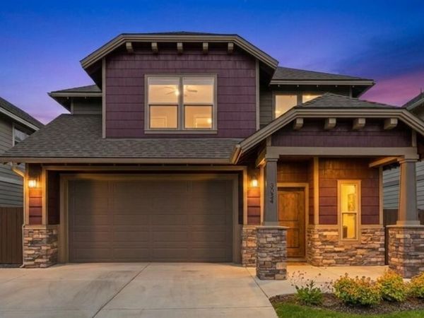 3024 NE Flagstone Avenue, Bend, OR 97701