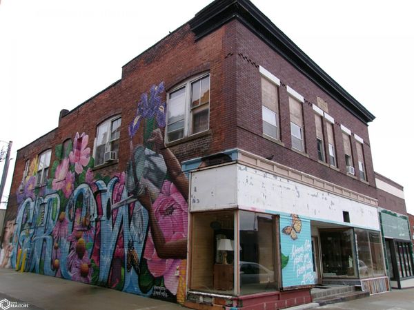 210 W Montgomery Street, Creston, IA 50801