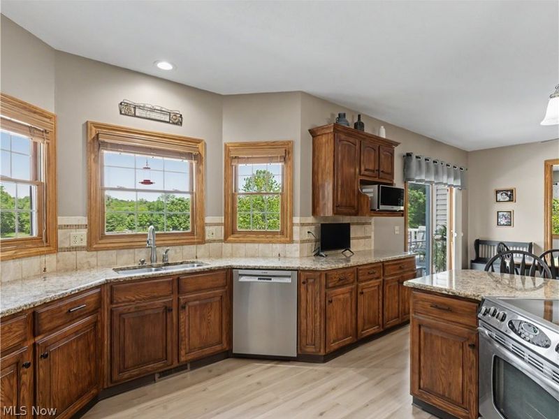 623 W Steels Corners Road, Cuyahoga Falls, OH 44223 Photo 6