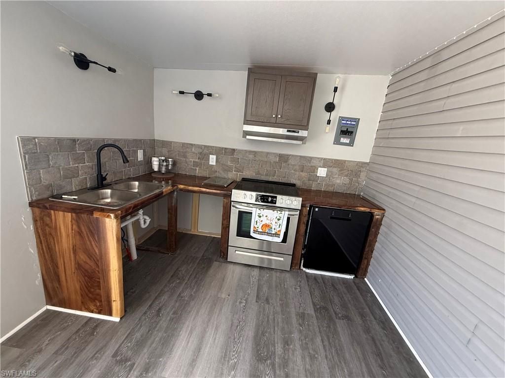 8165 Heck Dr , North Fort Myers, FL 33917 Photo