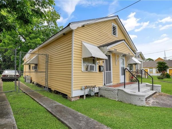 1015-17 SAUX Lane , New Orleans, LA 70114