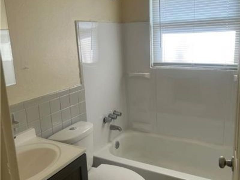 1315 Chardon Court, Dayton, OH 45403 Photo 8