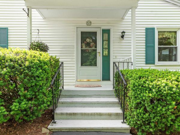 9 Crane Crossing Road, Unit 4, Plaistow, NH 03865