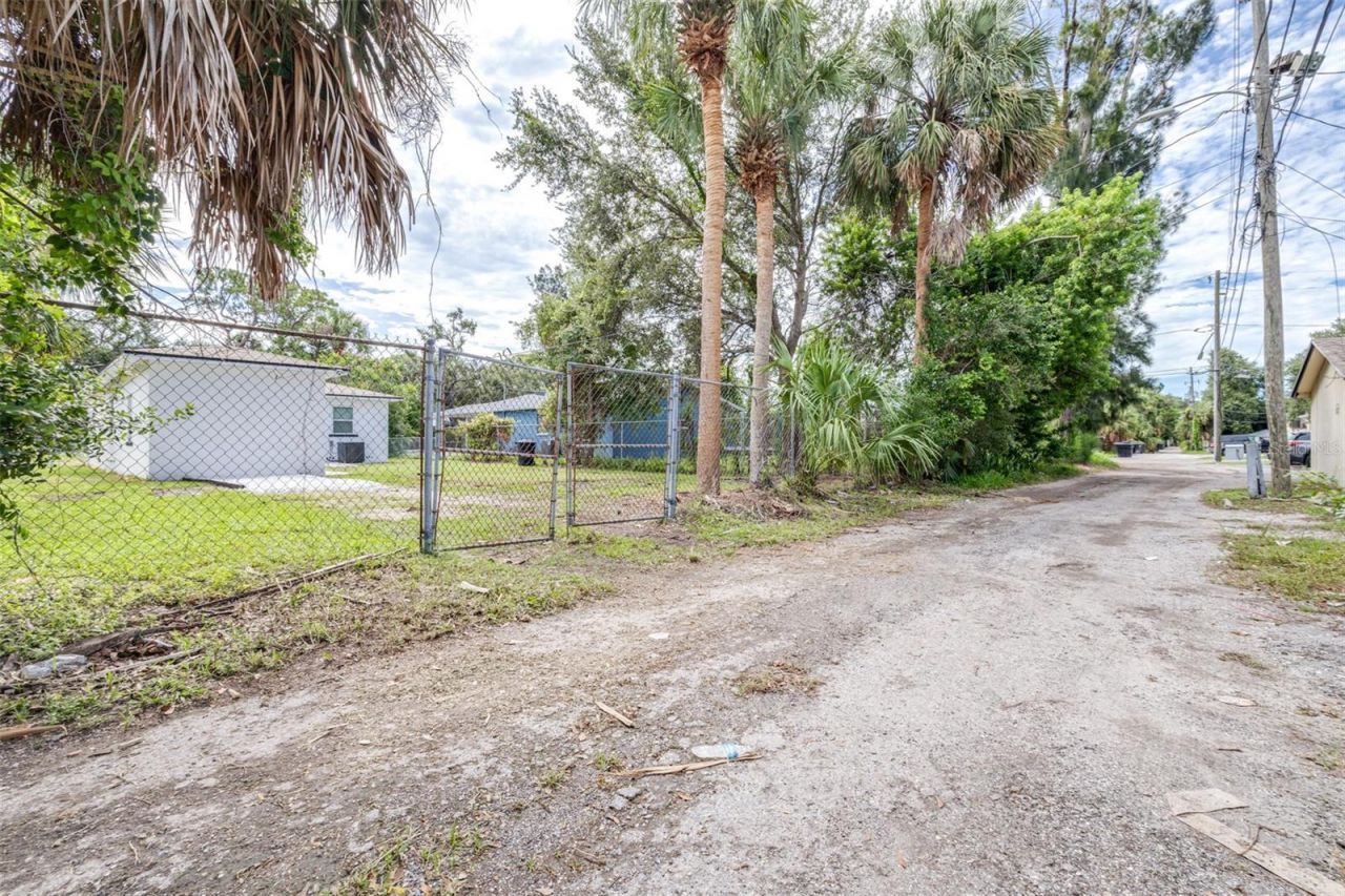 2325 Highland Street S, Saint Petersburg, FL 33705 Photo