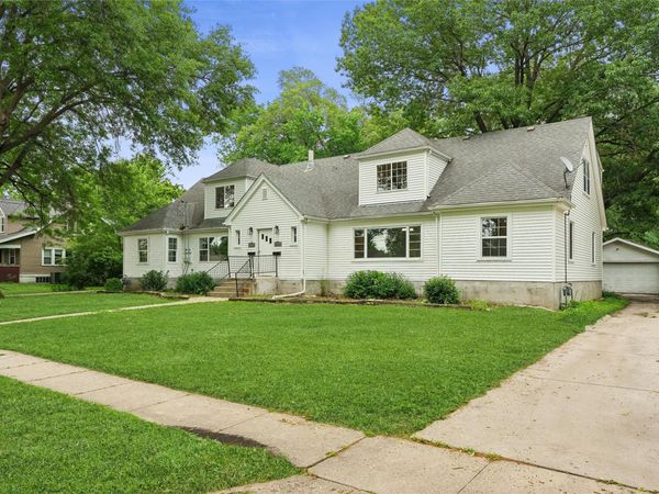 2525 & 2527 51st Street, Des Moines, IA 50310