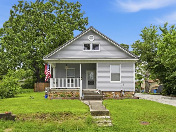720 S College , Neosho, MO 64850