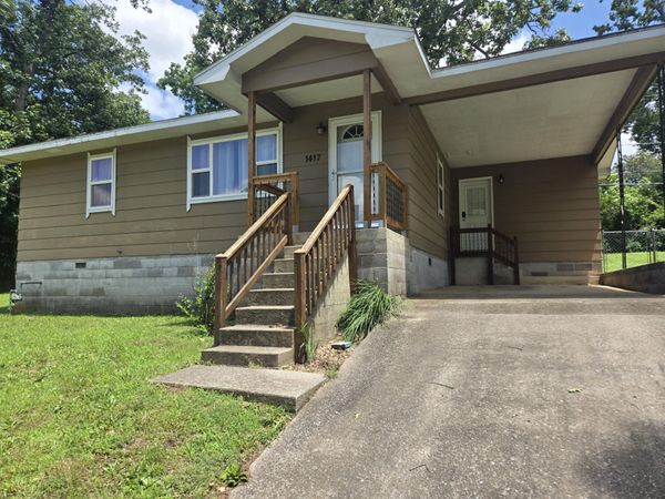 1417 Oakhill Drive , Cassville, MO 65625