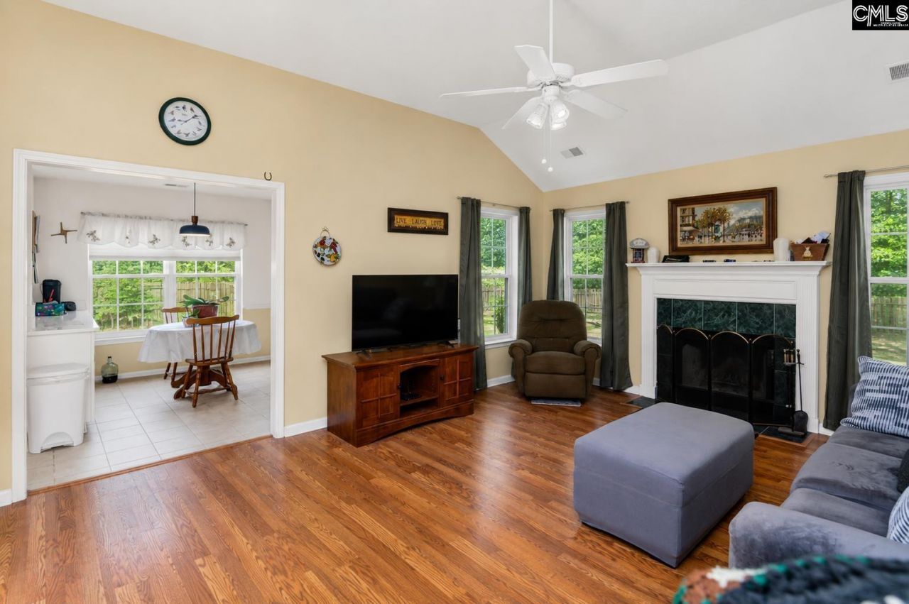 412 Knotts Court Photo 14