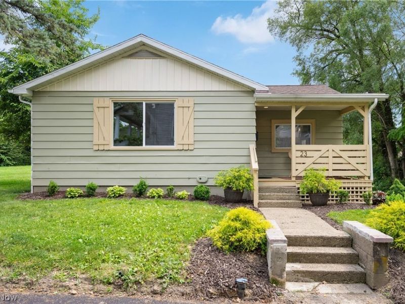 23 Curley Court SE, Massillon, OH 44646 Photo 2