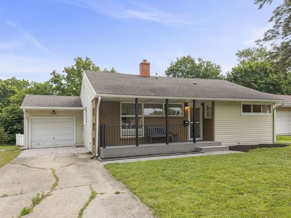 1150 Grandview Avenue, Lockport, IL 60441