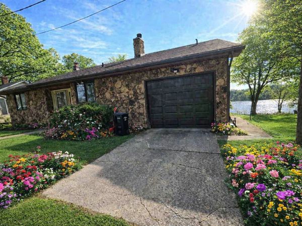 67833 Lake Trail Road, Lakeville, IN 46536