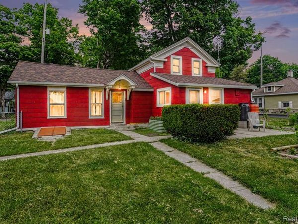 302 Hadley Street , Holly Vlg, MI 48442