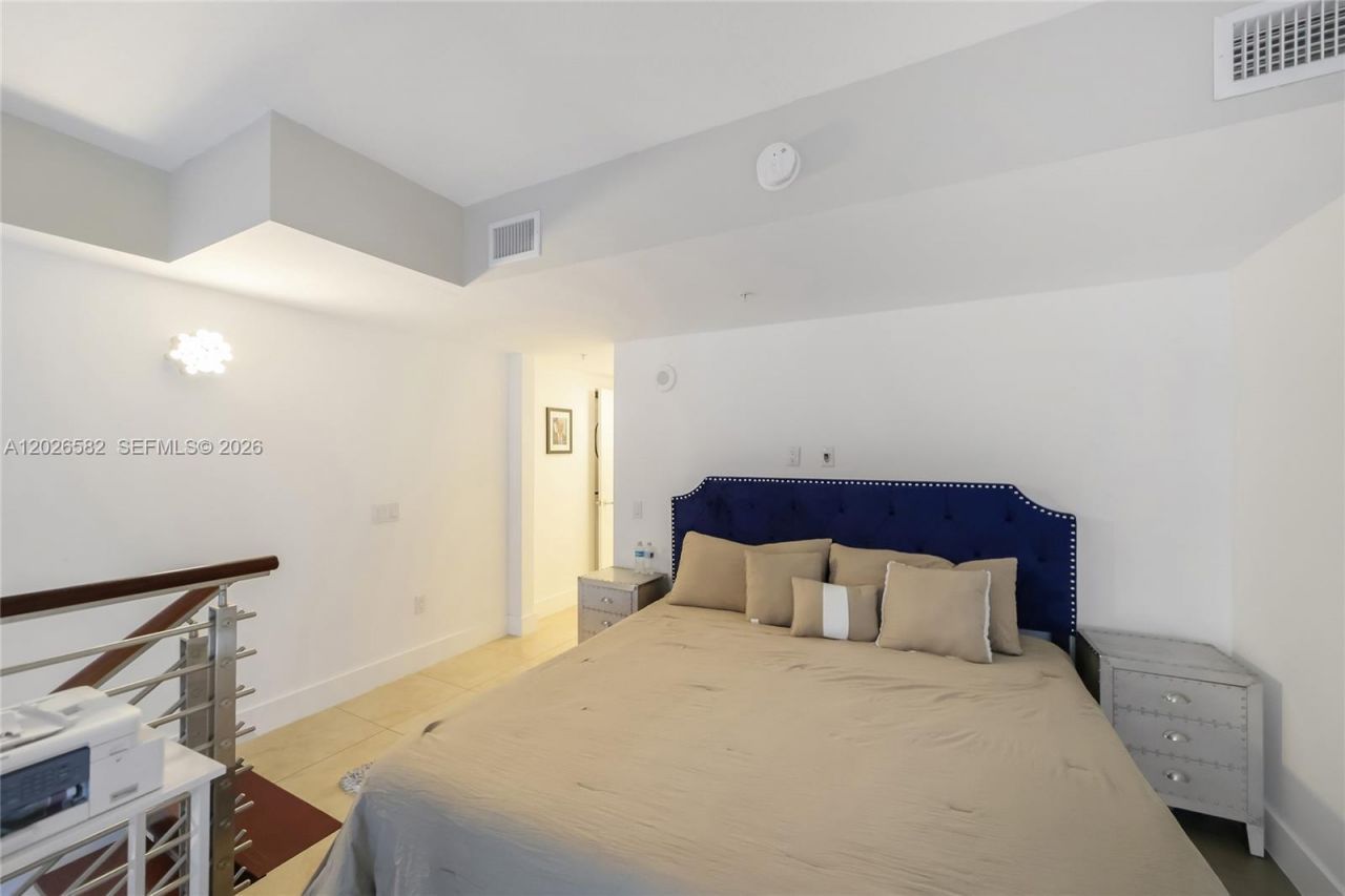41 SE 5th St, Unit 1303, Miami, FL 33131 Photo