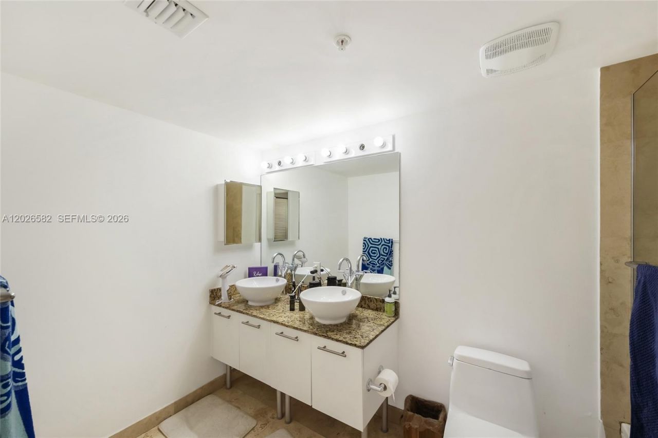 41 SE 5th St, Unit 1303, Miami, FL 33131 Photo