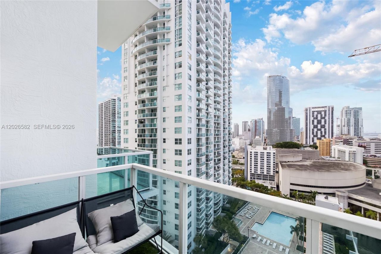 41 SE 5th St, Unit 1303, Miami, FL 33131 Photo