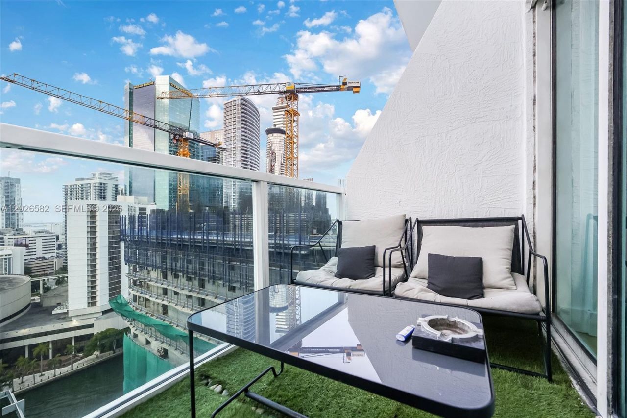41 SE 5th St, Unit 1303, Miami, FL 33131 Photo