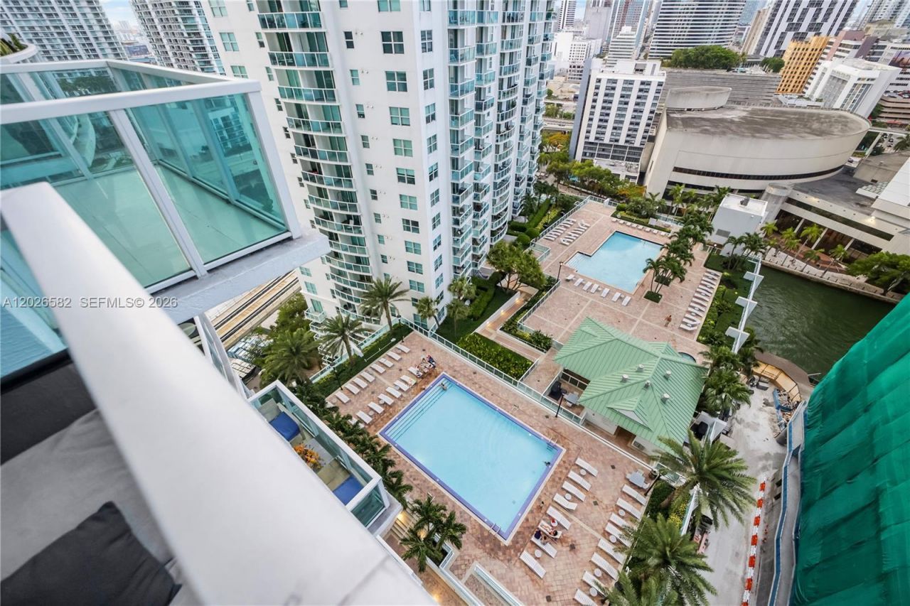 41 SE 5th St, Unit 1303, Miami, FL 33131 Photo