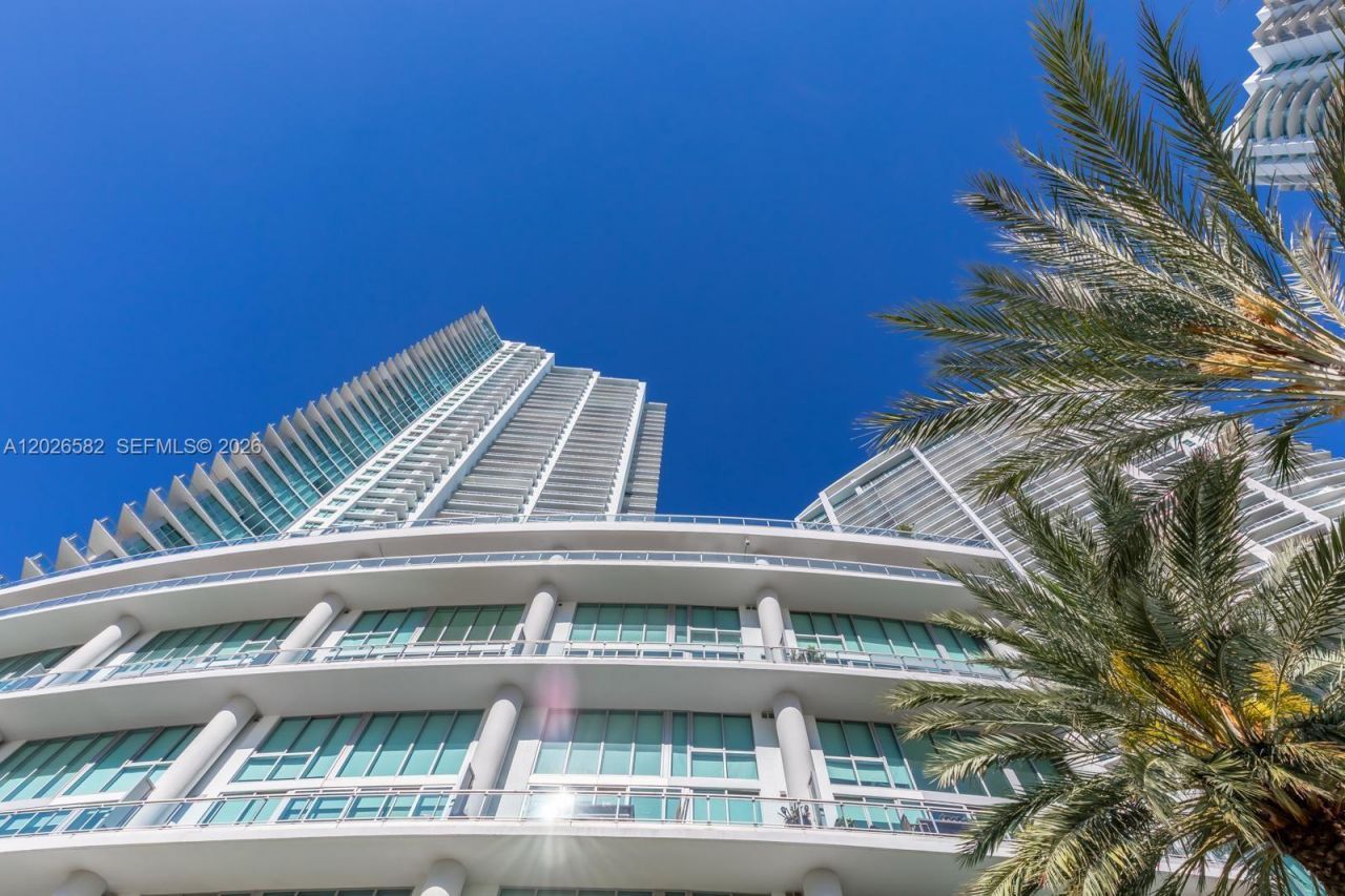 41 SE 5th St, Unit 1303, Miami, FL 33131 Photo