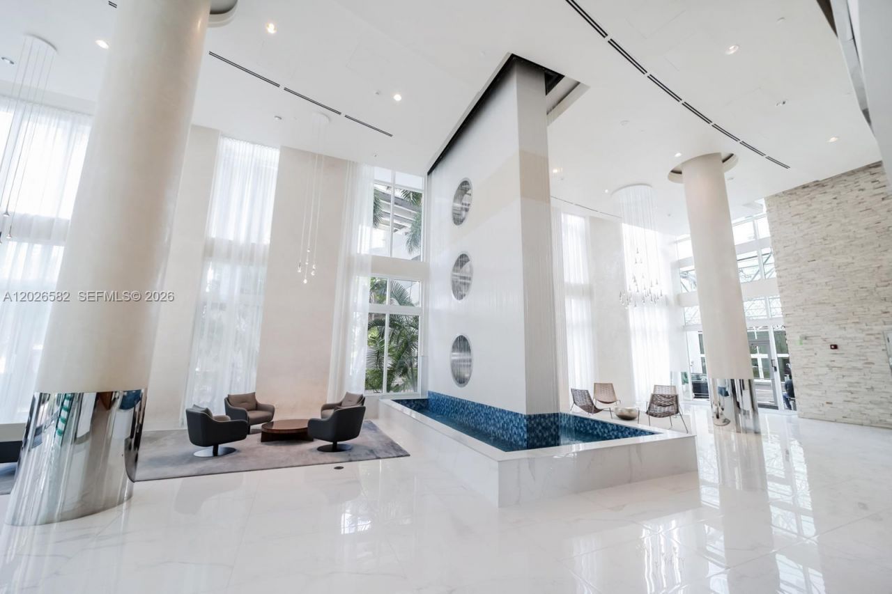 41 SE 5th St, Unit 1303, Miami, FL 33131 Photo