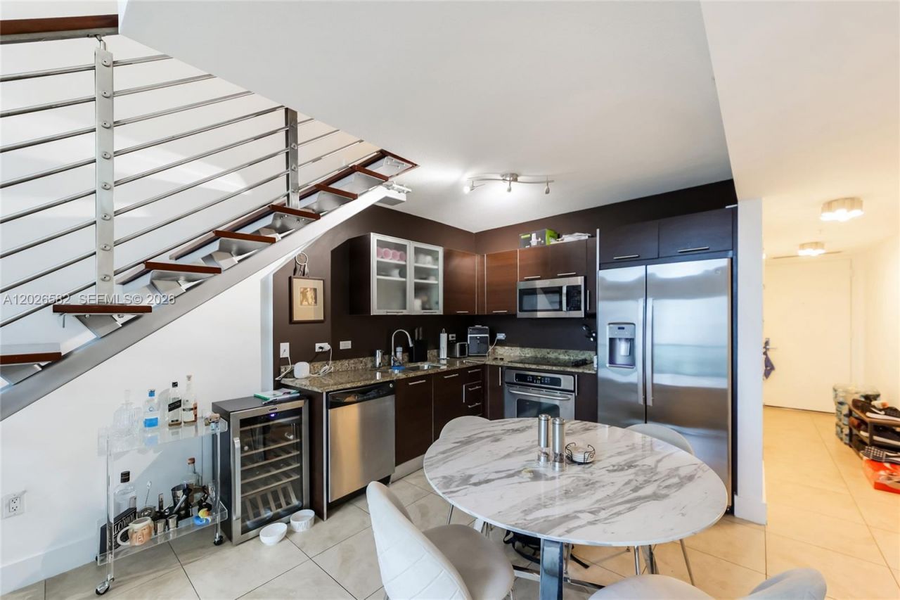 41 SE 5th St, Unit 1303, Miami, FL 33131 Photo